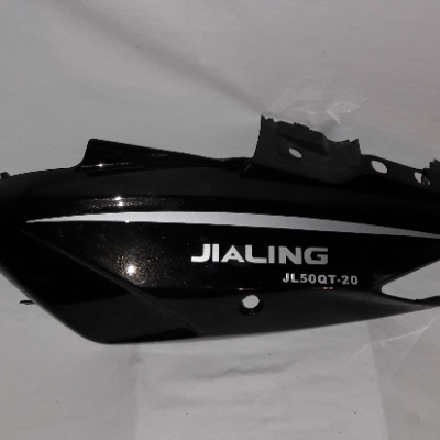 Задний боковой обтекатель Jialing QT-20 левый черный