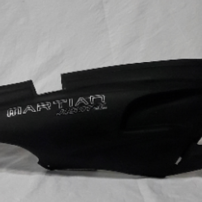 Задний боковой обтекатель Baotian 150cc правый черный