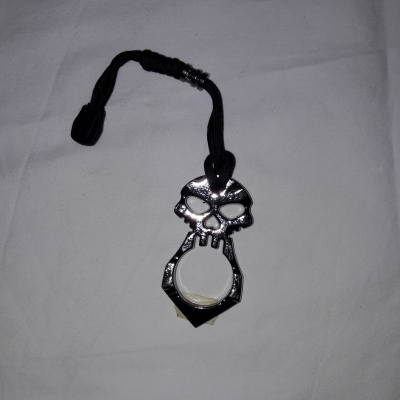 Брелок череп