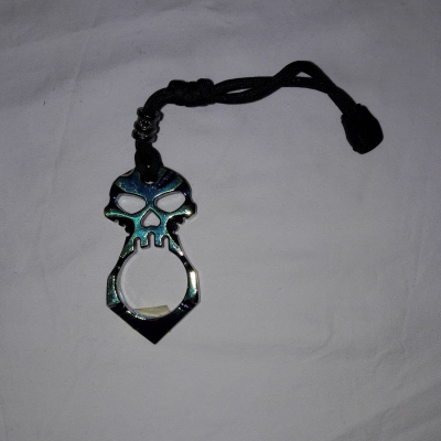 Брелок череп цветной